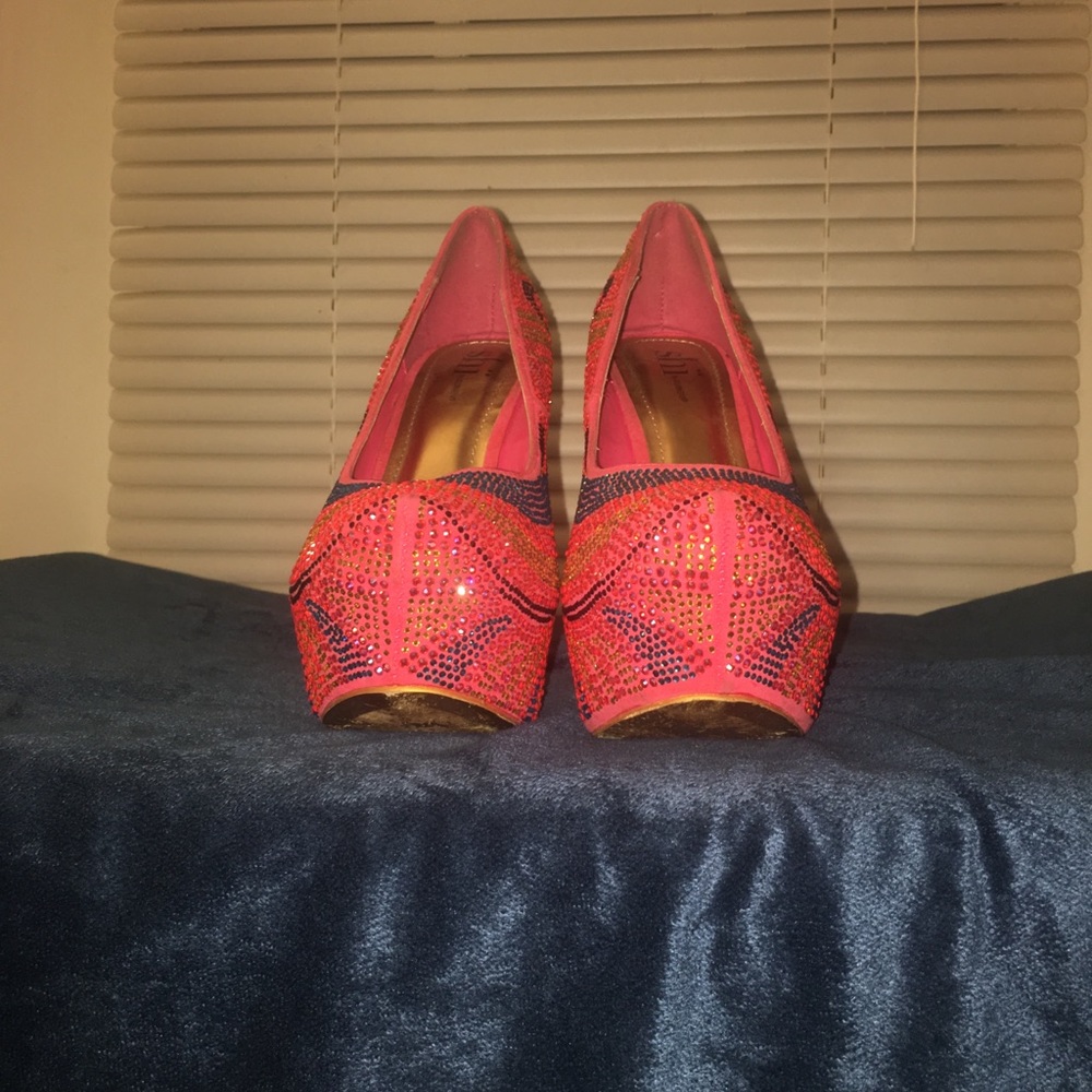 Pink glitter heels by Shi very sexy